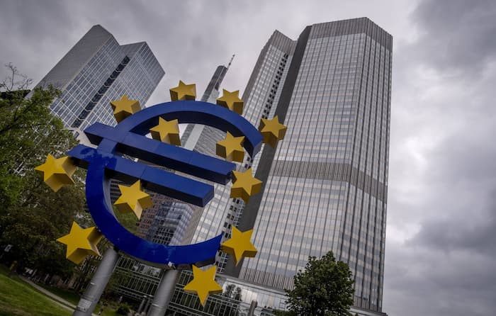 European Central Bank Keeps Interest Rates Unchanged